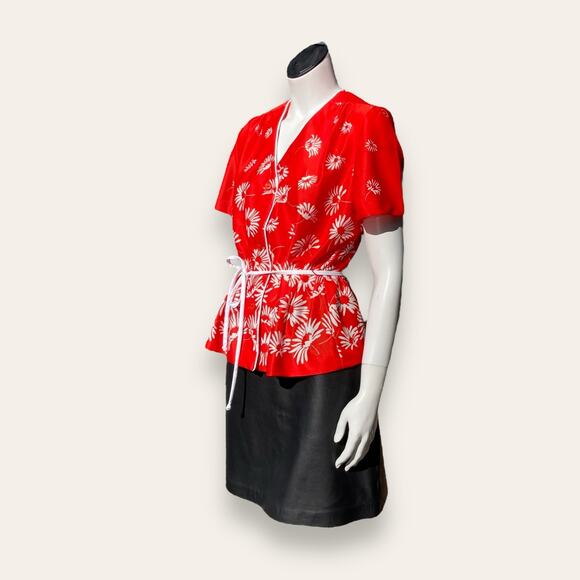 V-neck Red Button Up, w/ white Floral print and Waist Tie Medium Union Made - Picture 4 of 7